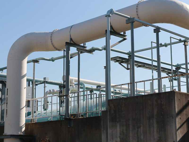 テクノレクスは、各種工場の排水処理施設・除害施設の管理やプラント工事を手掛けています。